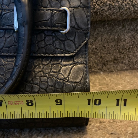 Bebe dark grey faux leather handbag with removable straps, lots of pockets - Picture 6 of 7